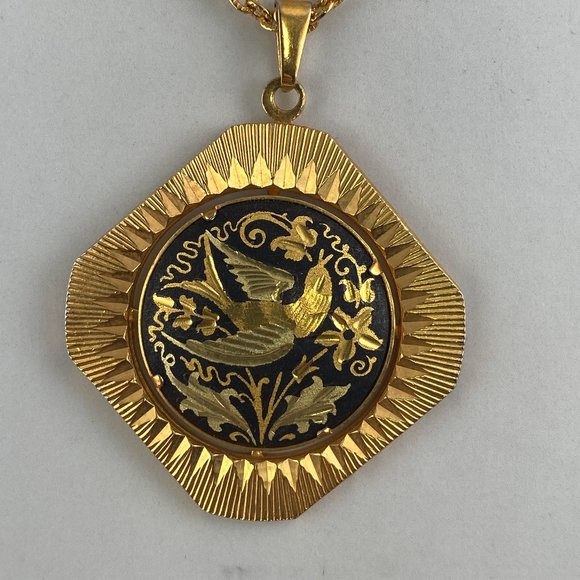 Vintage 1970s Damascene Pendant and Chain Gold Tone Bird - Picture 2 of 6